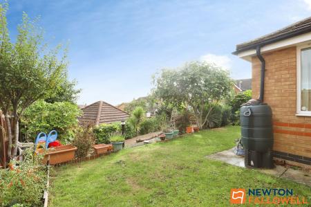 4 bedroom Detached house for sale in Lindisfarne Way, Grantham, NG31