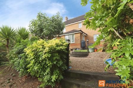 4 bedroom Detached house for sale in Lindisfarne Way, Grantham, NG31
