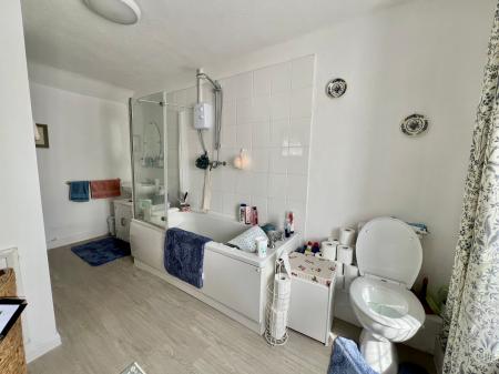 2 bedroom Semi-detached house for sale in School Lane, Ropsley, NG33
