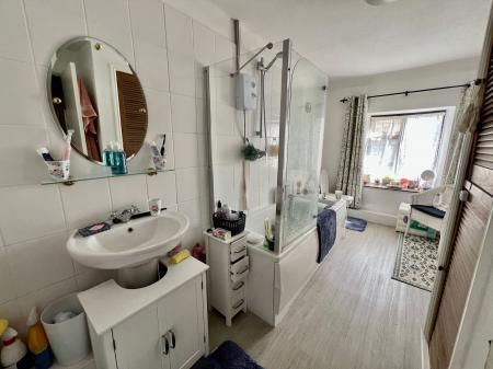 2 bedroom Semi-detached house for sale in School Lane, Ropsley, NG33
