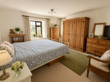 2 bedroom Semi-detached house for sale in School Lane, Ropsley, NG33