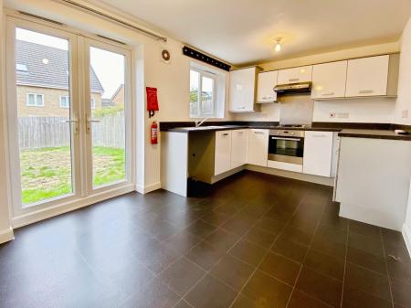 3 bedroom Semi-detached house for sale in Neals Crescent, Grantham, NG31