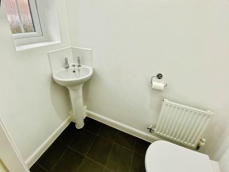 3 bedroom Semi-detached house for sale in Neals Crescent, Grantham, NG31
