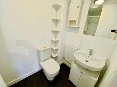 3 bedroom Semi-detached house for sale in Neals Crescent, Grantham, NG31