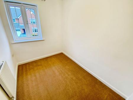3 bedroom Semi-detached house for sale in Neals Crescent, Grantham, NG31