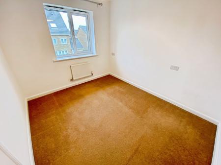 3 bedroom Semi-detached house for sale in Neals Crescent, Grantham, NG31