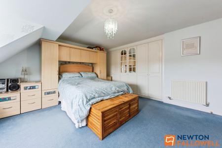 4 bedroom Detached house for sale in Balmoral Drive, Grantham, NG31