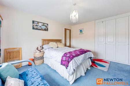 4 bedroom Detached house for sale in Balmoral Drive, Grantham, NG31