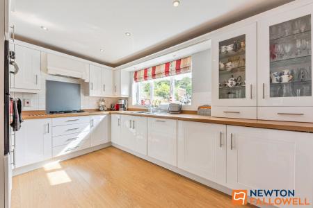 4 bedroom Detached house for sale in Balmoral Drive, Grantham, NG31