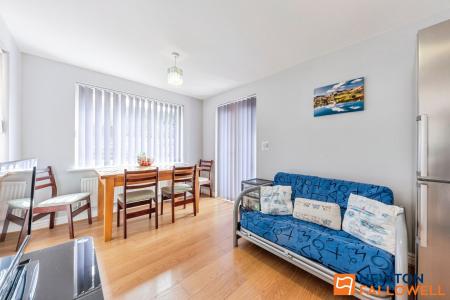 4 bedroom Detached house for sale in Balmoral Drive, Grantham, NG31