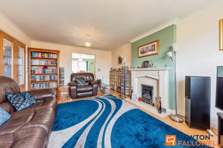 4 bedroom Detached house for sale in Balmoral Drive, Grantham, NG31