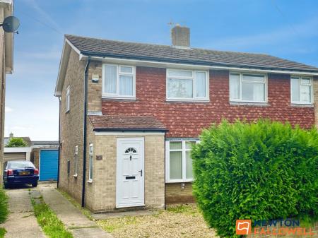 3 bedroom Semi-detached house for sale in Goodliff Road, Grantham, NG31