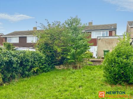 3 bedroom Semi-detached house for sale in Goodliff Road, Grantham, NG31