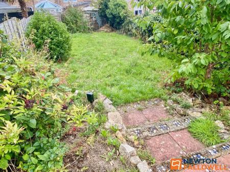 3 bedroom Semi-detached house for sale in Goodliff Road, Grantham, NG31