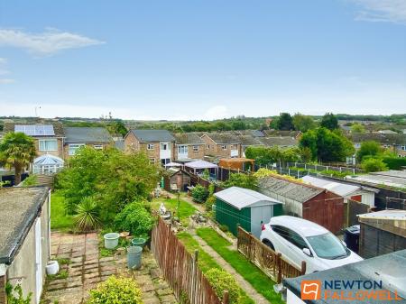 3 bedroom Semi-detached house for sale in Goodliff Road, Grantham, NG31