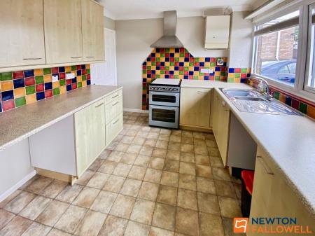 3 bedroom Semi-detached house for sale in Goodliff Road, Grantham, NG31