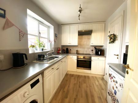 3 bedroom Semi-detached house to let in Main Street, Sudbrook, NG32
