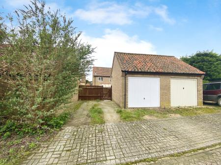 3 bedroom Semi-detached house to let in Main Street, Sudbrook, NG32