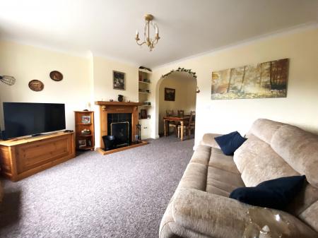 3 bedroom Semi-detached house to let in Main Street, Sudbrook, NG32