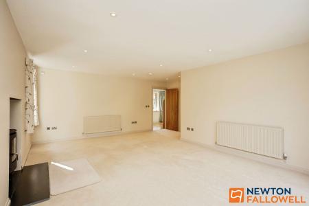 4 bedroom Detached house for sale in Fox Gardens, Grantham, NG31