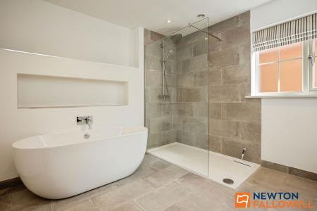 4 bedroom Detached house for sale in Fox Gardens, Grantham, NG31