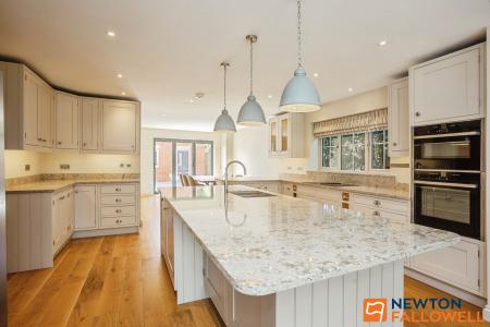 4 bedroom Detached house for sale in Fox Gardens, Grantham, NG31