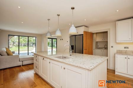 4 bedroom Detached house for sale in Fox Gardens, Grantham, NG31