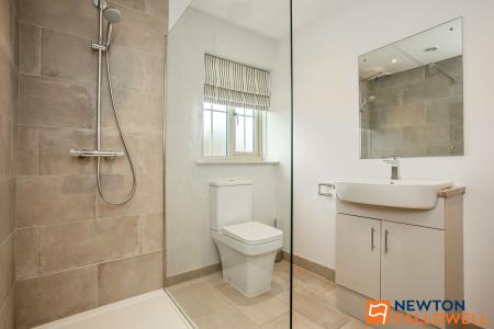 4 bedroom Detached house for sale in Fox Gardens, Grantham, NG31