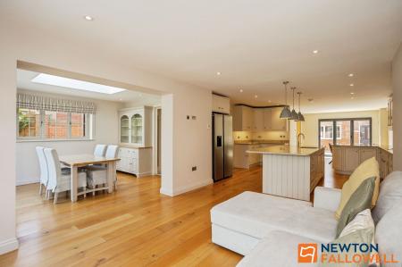 4 bedroom Detached house for sale in Fox Gardens, Grantham, NG31