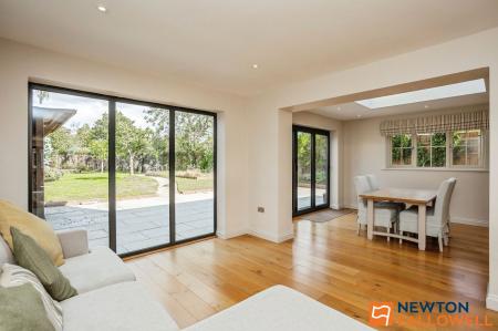 4 bedroom Detached house for sale in Fox Gardens, Grantham, NG31