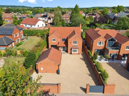 4 bedroom Detached house for sale in Fox Gardens, Grantham, NG31