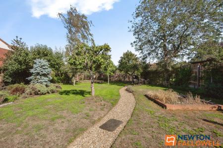 4 bedroom Detached house for sale in Fox Gardens, Grantham, NG31