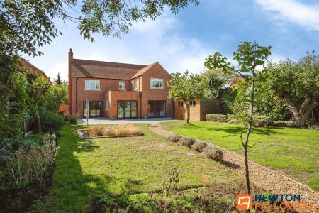 4 bedroom Detached house for sale in Fox Gardens, Grantham, NG31