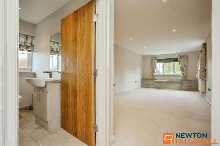 4 bedroom Detached house for sale in Fox Gardens, Grantham, NG31