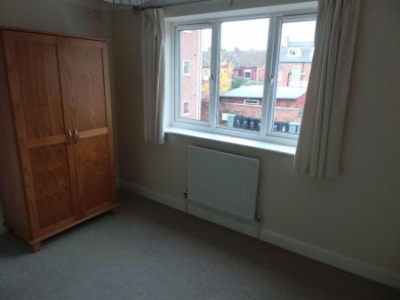 2 bedroom Flat to let in University Court, Grantham, NG31