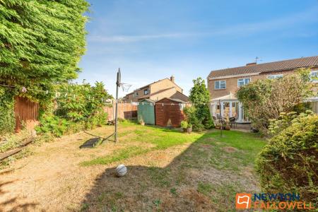 3 bedroom Semi-detached house for sale in Manchester Way, Grantham, NG31