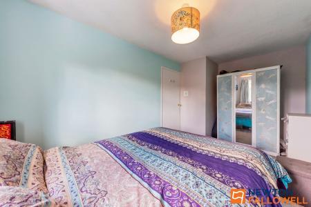 3 bedroom Semi-detached house for sale in Manchester Way, Grantham, NG31