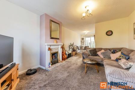 3 bedroom Semi-detached house for sale in Manchester Way, Grantham, NG31