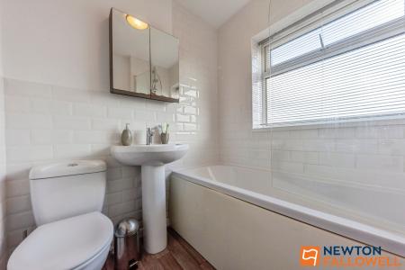 3 bedroom Semi-detached house for sale in Manchester Way, Grantham, NG31