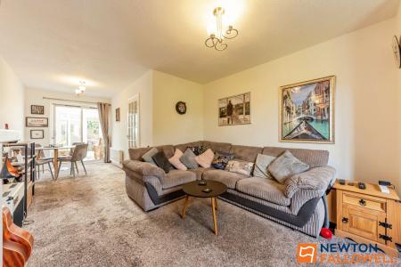 3 bedroom Semi-detached house for sale in Manchester Way, Grantham, NG31
