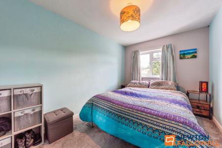 3 bedroom Semi-detached house for sale in Manchester Way, Grantham, NG31