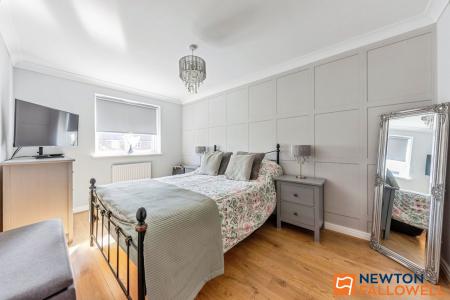 3 bedroom Semi-detached house for sale in Hoylake, Grantham, NG31