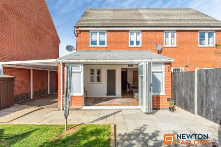 3 bedroom Semi-detached house for sale in Hoylake, Grantham, NG31