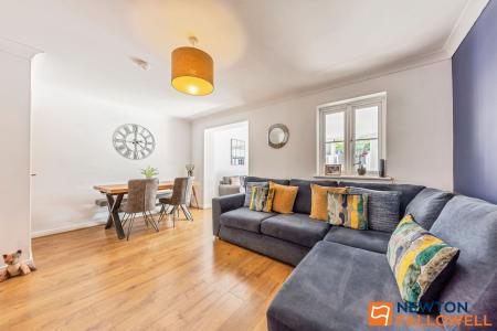 3 bedroom Semi-detached house for sale in Hoylake, Grantham, NG31