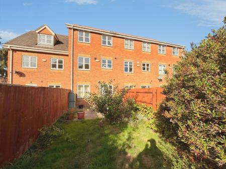 3 bedroom Terraced House for sale in Langford Gardens, Grantham, NG31