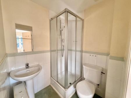 3 bedroom Terraced House for sale in Langford Gardens, Grantham, NG31