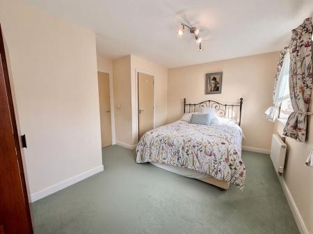 3 bedroom Terraced House for sale in Langford Gardens, Grantham, NG31