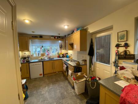 3 bedroom Detached house to let in Mercia Drive, Ancaster, NG32