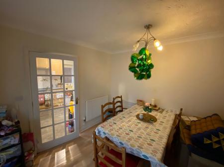 3 bedroom Detached house to let in Mercia Drive, Ancaster, NG32