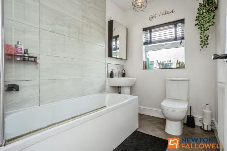 3 bedroom Terraced House for sale in Sidney Street, Grantham, NG31